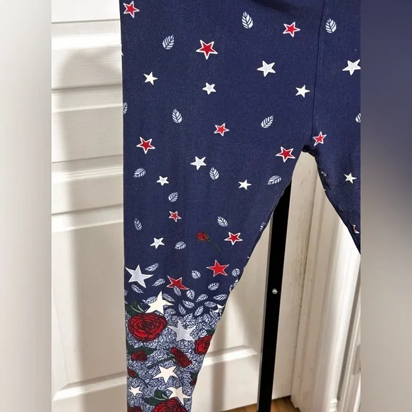 Lularoe tall and curvy leggings - Picture 2 of 4